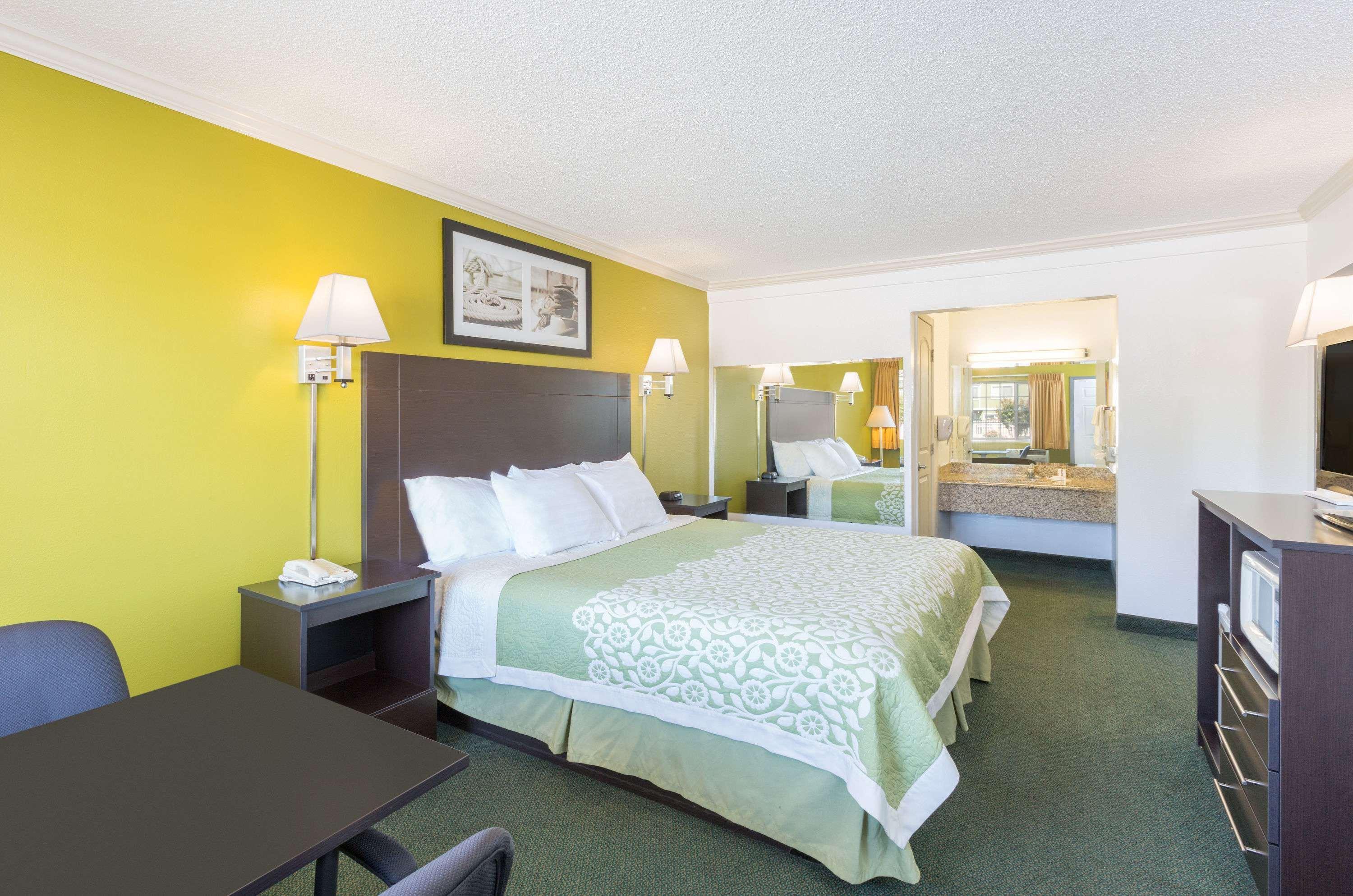 Days Inn By Wyndham كينغ سيتي المظهر الخارجي الصورة