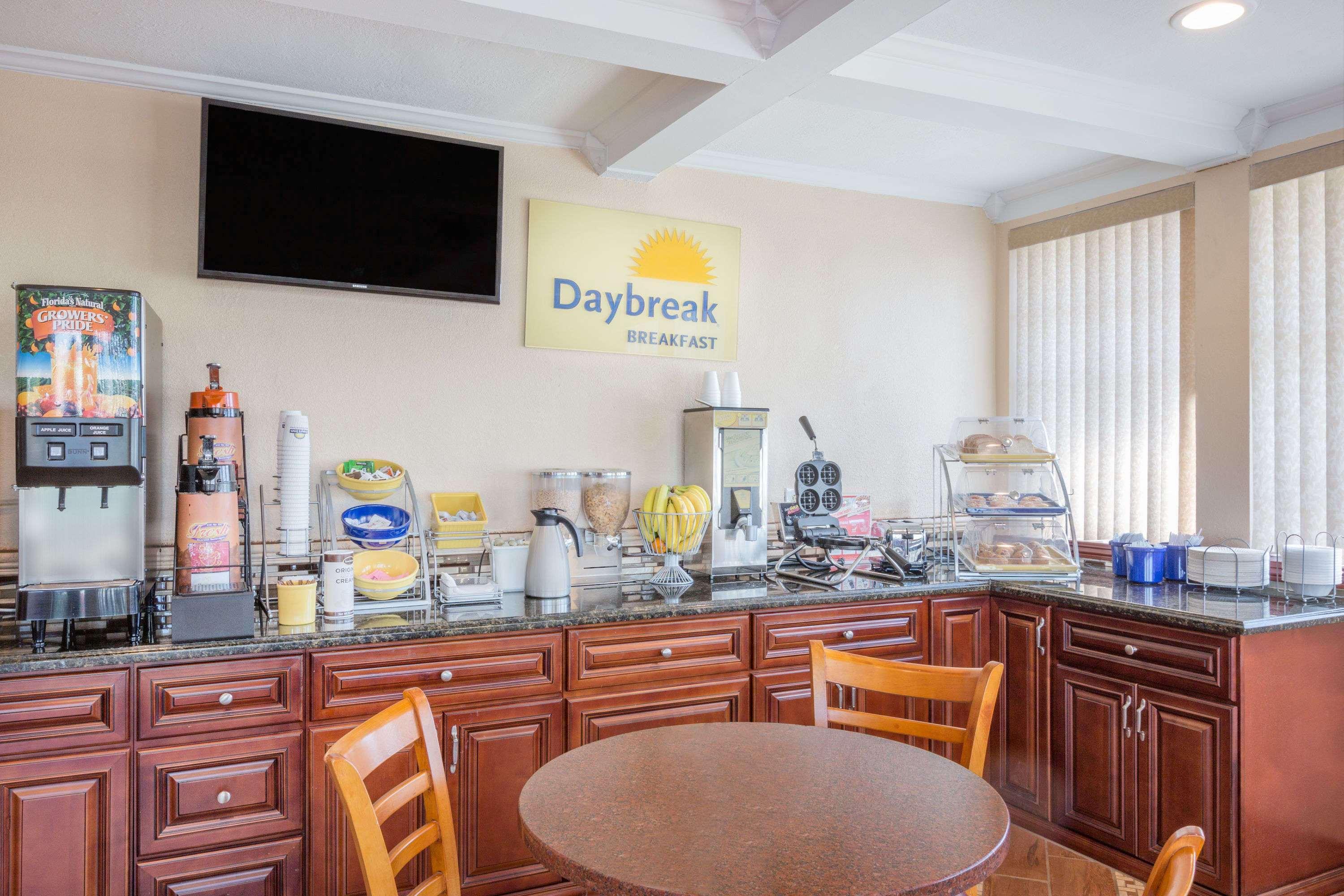 Days Inn By Wyndham كينغ سيتي المظهر الخارجي الصورة